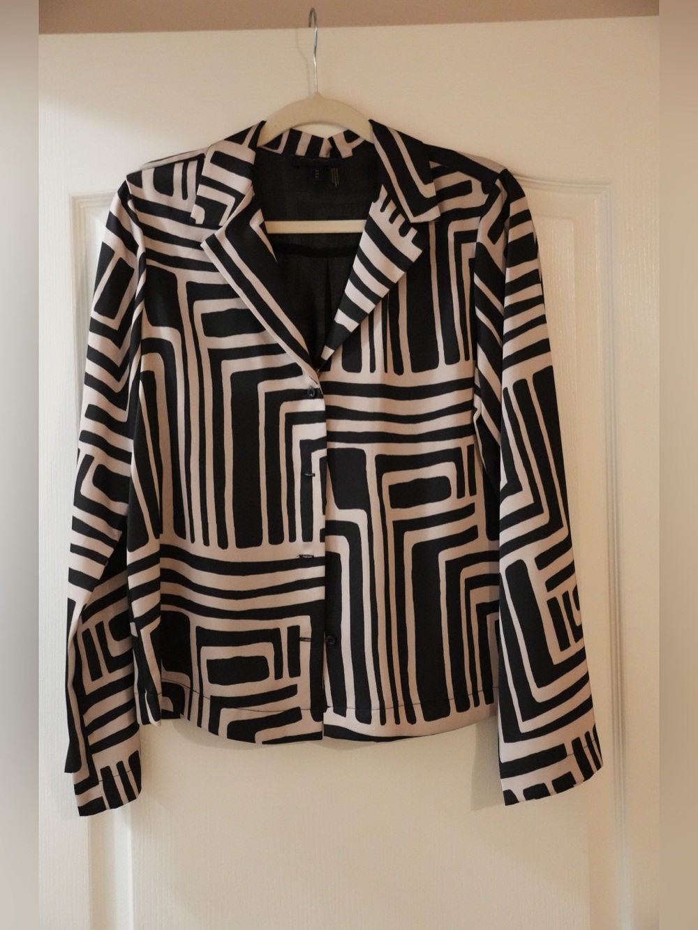 Black & Cream Geometric Blouse. Donna Karan M